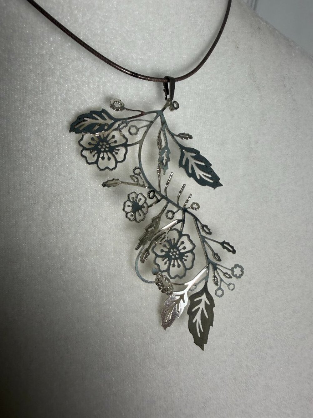 Vintage Delicate Cutwork Large 3D Floral Pendant Necklace